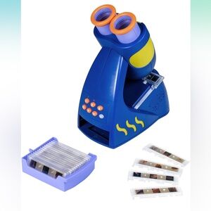 Geosafari Jr. Bindi Irwin Takking Microscope with Real Slides